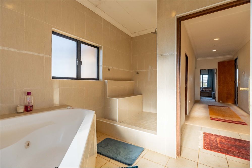 Residential - ਅਲੱਗ ਥਲੱਗ ਬਣਿਆ ਹੋਇਆ ਘਰ - Summerveld, KwaZulu Natal - South Africa - 72 - 1031391057-40