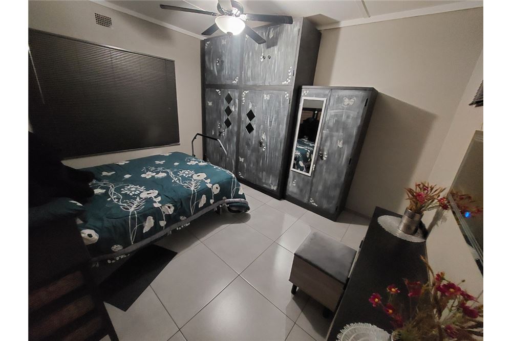 Residential - हाउस - Vanderbijlpark SW 5, Gauteng - South Africa - 20 - 1031010012-83