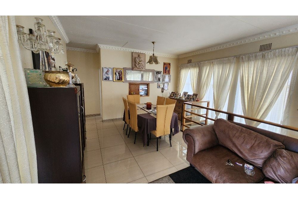 Residential - Omakotitalo - Oakdene, Gauteng - South Africa - 10 - 1031421040-63