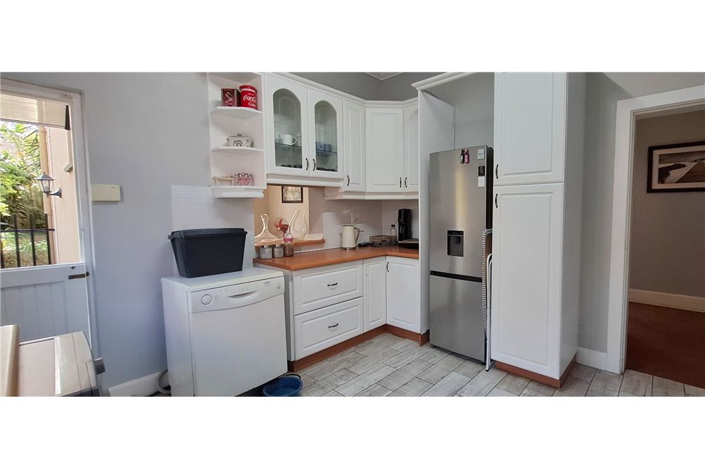 Residential - Rumah Terpisah - Glenwood, KwaZulu Natal - South Africa - 28 - 1031389002-211