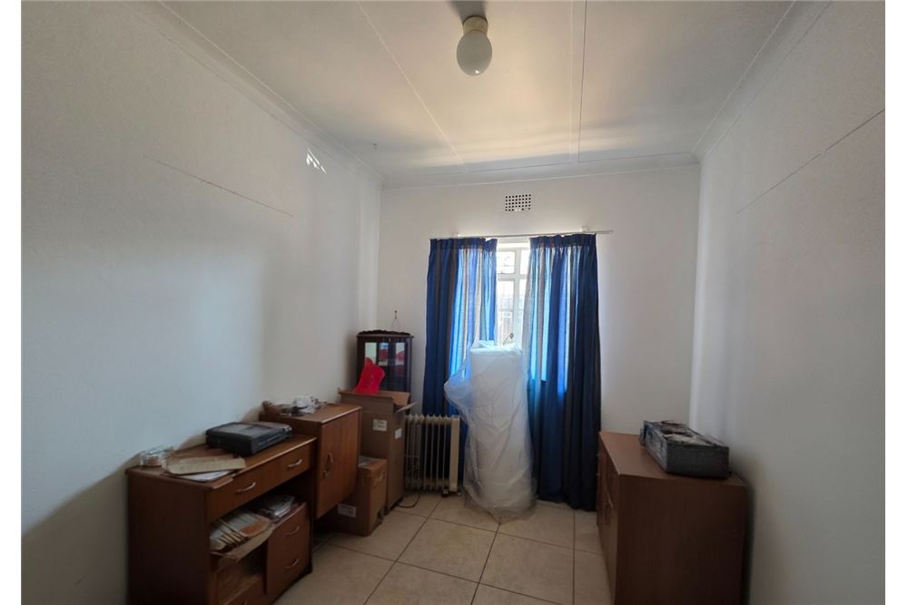 Residential - Hiša večstanovanjska - South Hills, Gauteng - South Africa - 11 - 1031421022-1335