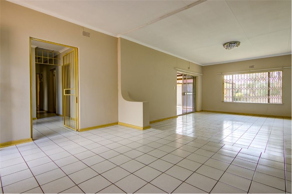 Residential - ਅਲੱਗ ਥਲੱਗ ਬਣਿਆ ਹੋਇਆ ਘਰ - Norkem Park, Gauteng - South Africa - 7 - 1031439089-19