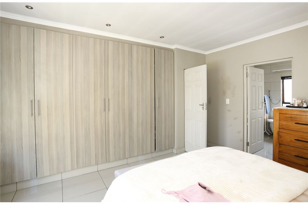 Residential - Отдельно стоящий дом - Thatchfield Estate, Gauteng - South Africa - 24 - 1031393016-194