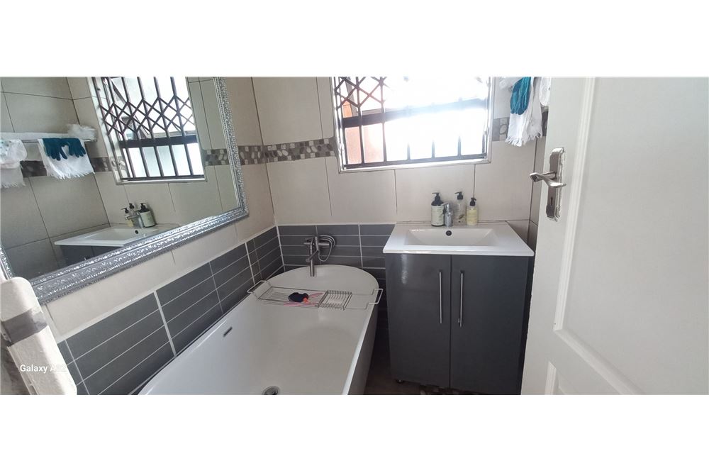 Residential - Отдельно стоящий дом - Protea Glen, Gauteng - South Africa - 18 - 1031421109-69