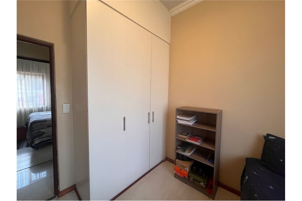 Жилищен - Къща - Equestria, Gauteng - South Africa - 14 - 1031393109-11