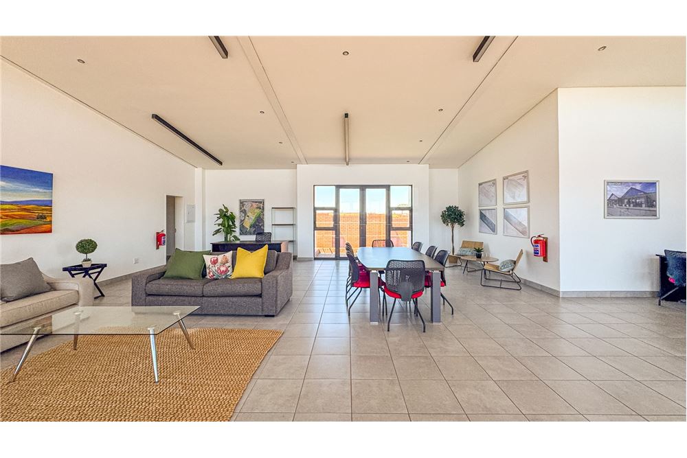 Residential - ਅਲੱਗ ਥਲੱਗ ਬਣਿਆ ਹੋਇਆ ਘਰ - Fountainbrook Estate, Gauteng - South Africa - 17 - 1031393025-832