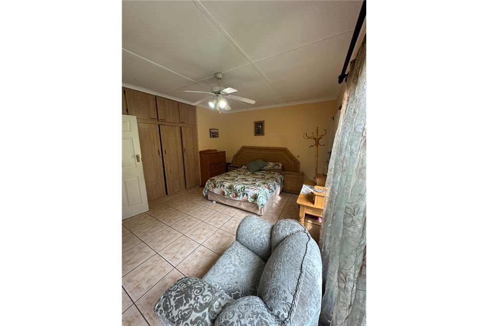 Residential - House - Glen Anil, KwaZulu Natal - South Africa - 14 - 1031465056-202