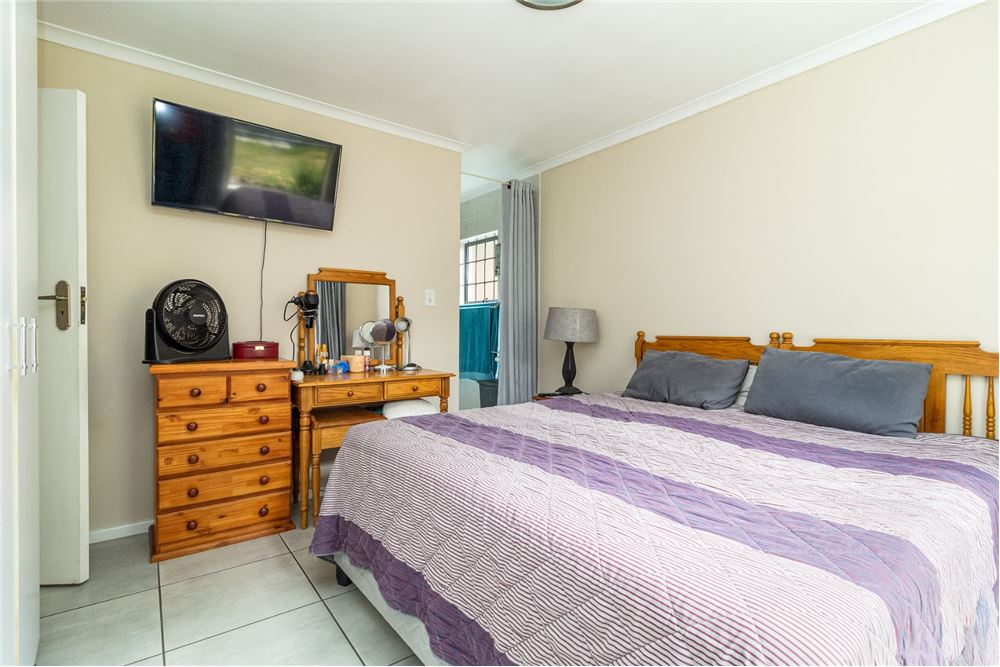 Residential - Hus - Vredekloof Heights, Western Cape - South Africa - 17 - 1031485058-18