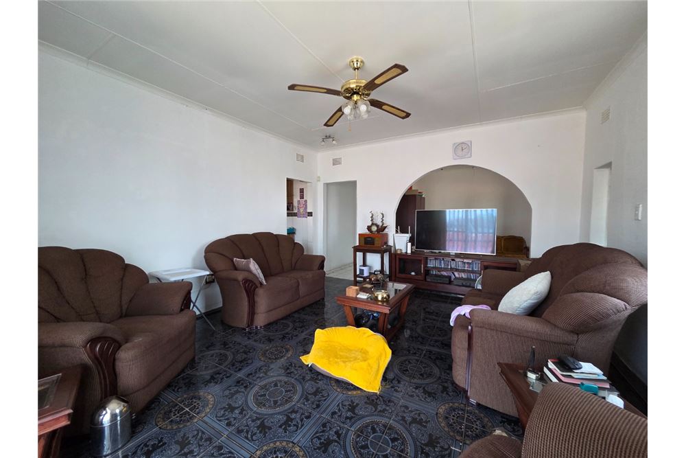 Residential - Hiša večstanovanjska - South Hills, Gauteng - South Africa - 8 - 1031421022-1335