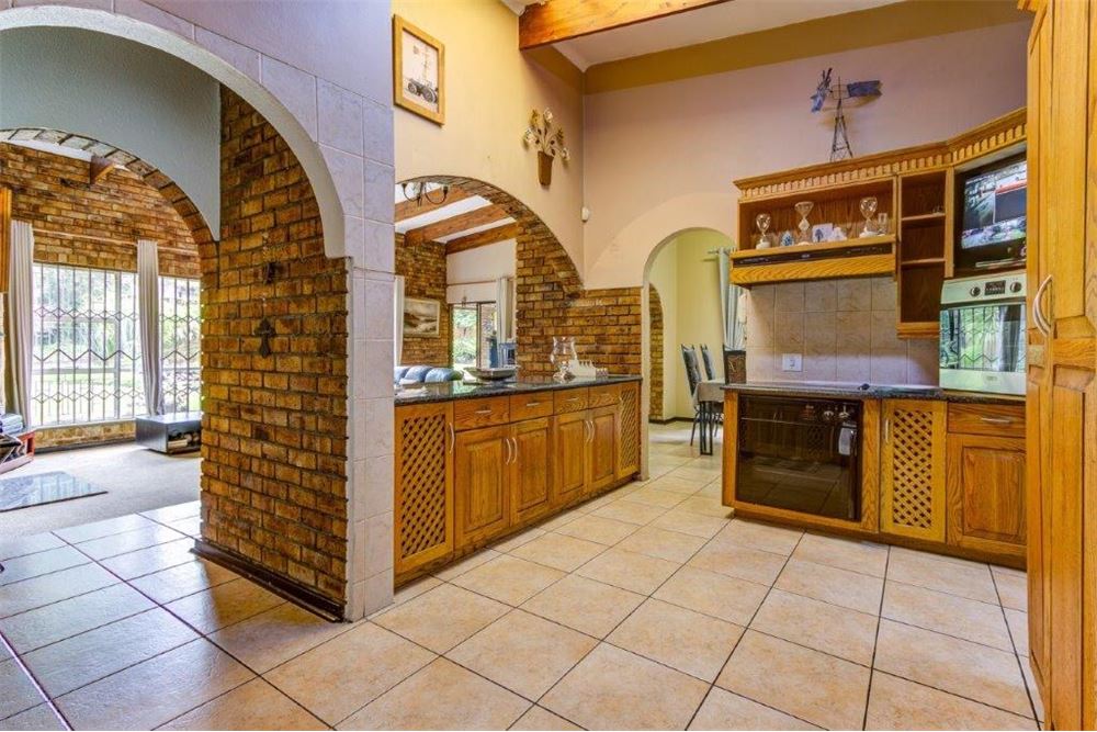 Residential - Отдельно стоящий дом - Terenure, Gauteng - South Africa - 14 - 1031439312-11