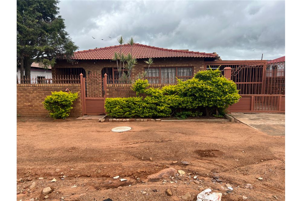 Residential - House - Soshanguve L, Gauteng - South Africa - 3 - 1031414015-772