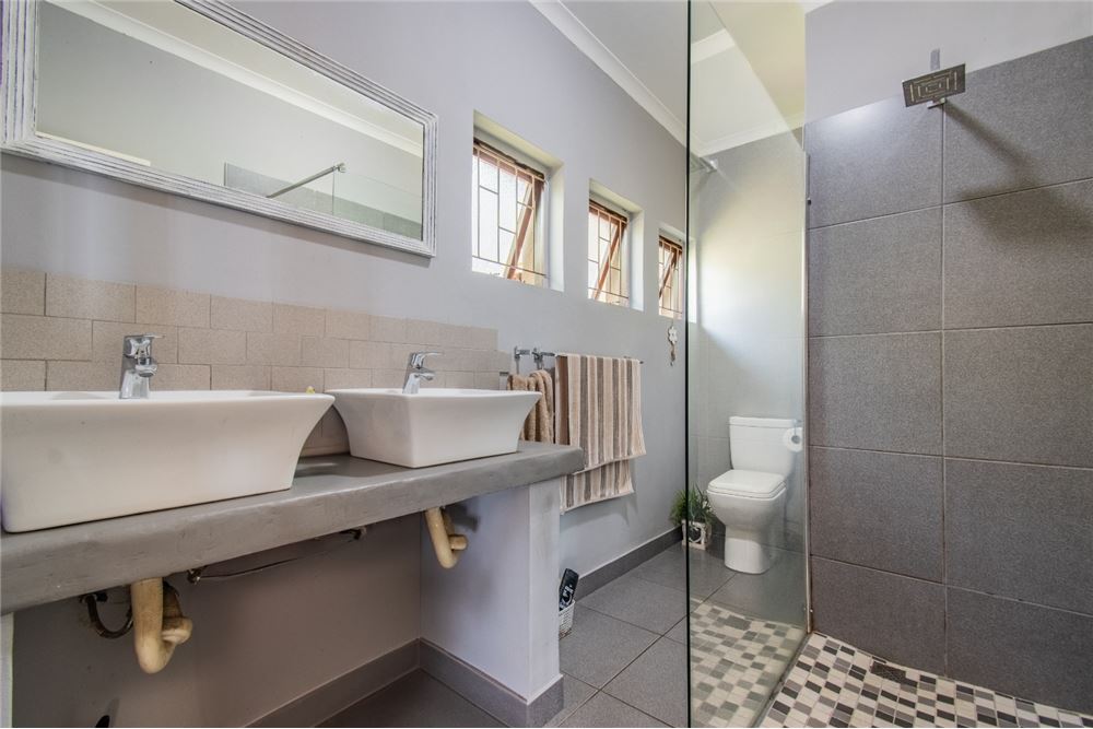 Residential - House - Westville Central, KwaZulu Natal - South Africa - 17 - 1031465101-130