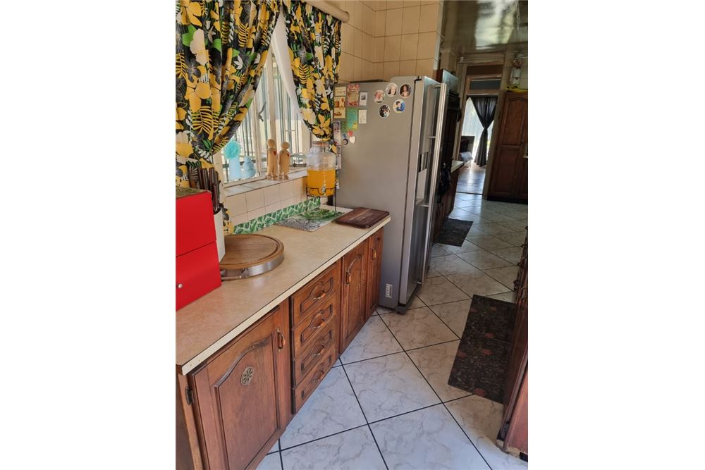 Woningbouw - Haus - Vanderbijlpark SW 5, Gauteng - South Africa - 24 - 1031010017-88