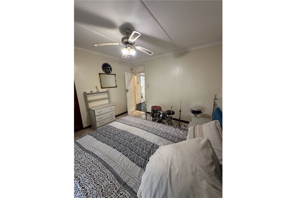 Residential - House - Glen Anil, KwaZulu Natal - South Africa - 23 - 1031465056-202