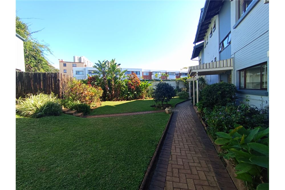 Dzīvojamais - Pilsētas savrupmāja - Bulwer, KwaZulu Natal - South Africa - 39 - 1031389007-102