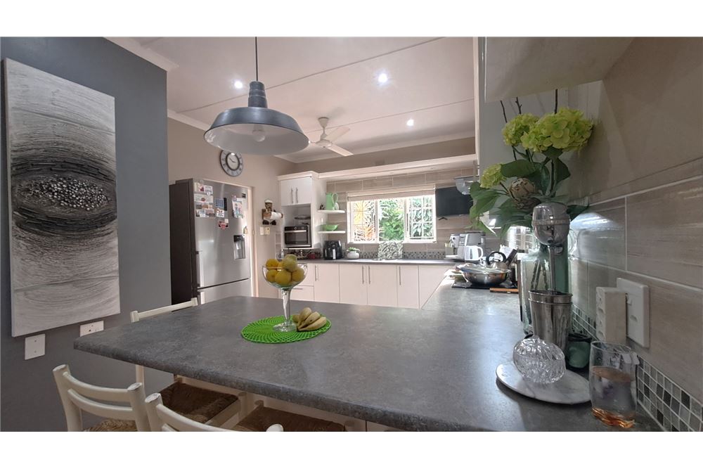 Residencial - Casa - St Michaels On Sea, KwaZulu Natal - South Africa - 4 - 1031394053-221