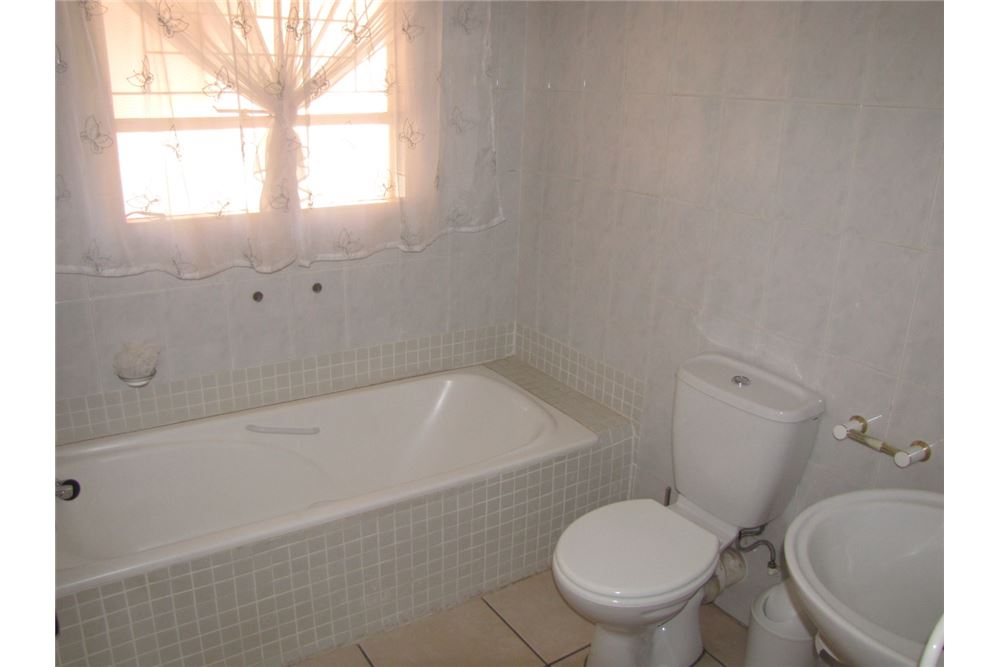 Wohnung - Haus - Vanderbijlpark CE 2, Gauteng - South Africa - 32 - 1031010012-78