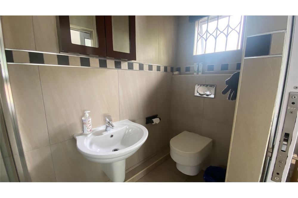 Residential - House - Prestondale, KwaZulu Natal - South Africa - 27 - 1031465129-19