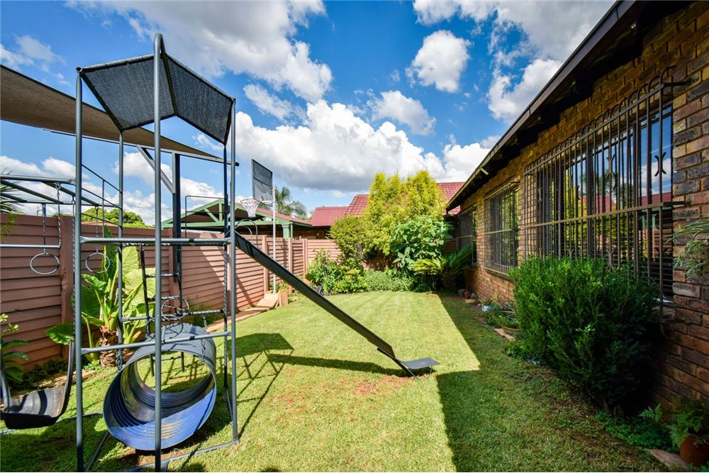 Residential - House - Waverley, Gauteng - South Africa - 4 - 1031414001-147