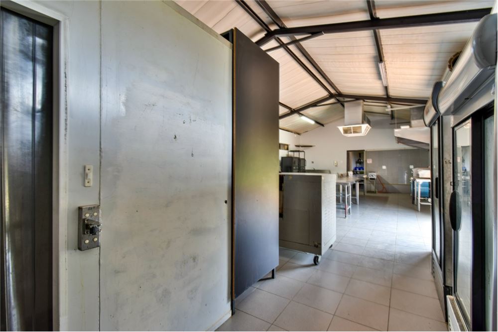 Comercial - Hostal - Kameeldrift East, Gauteng - South Africa - 23 - 1031414001-141