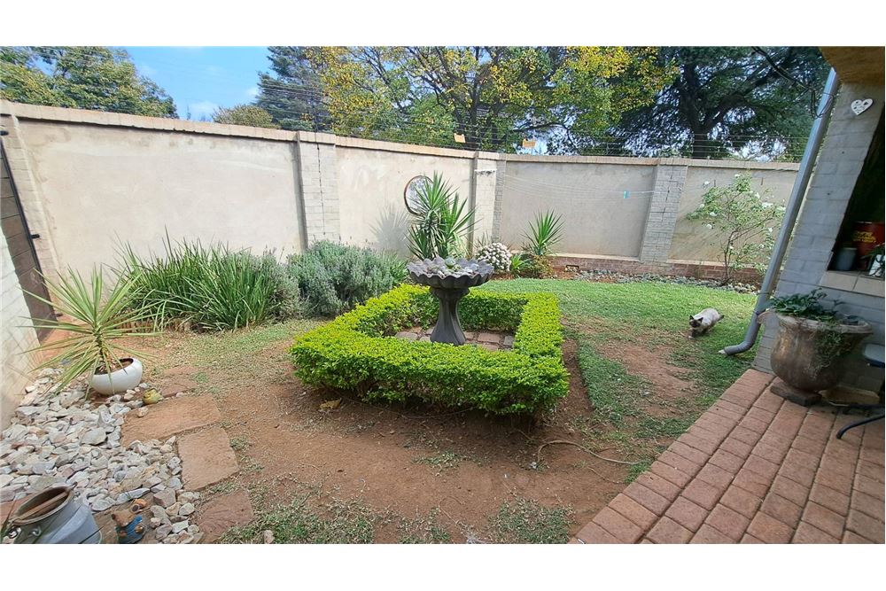 Residential Townhouse Queenswood, Gauteng South Africa