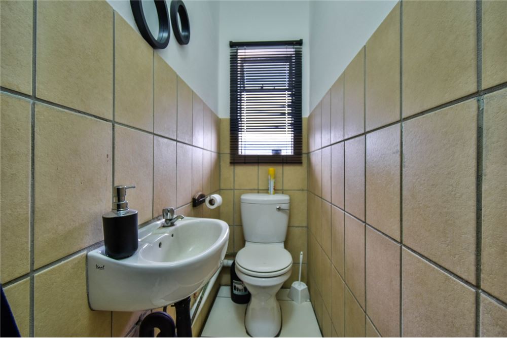 Comercial - Comercio/Tienda - Montana, Gauteng - South Africa - 13 - 1031414088-136