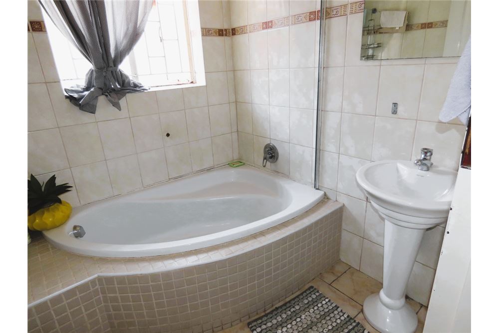 Residencial - Casa - Eersterust, Gauteng - South Africa - 22 - 1031414016-162