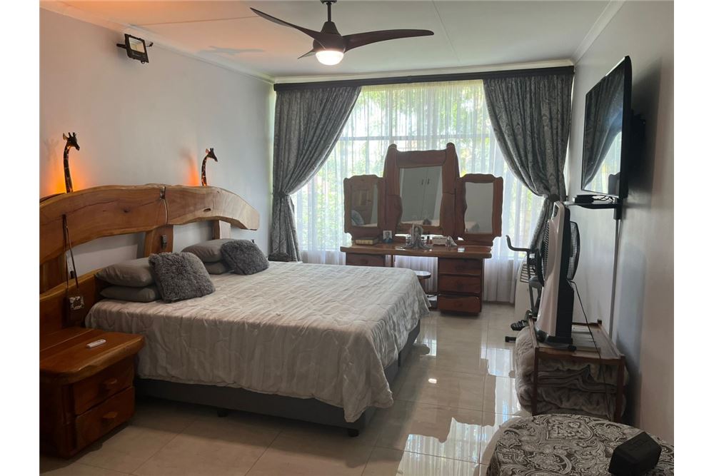 Residencial - Casa - Sinoville, Gauteng - South Africa - 13 - 1031414158-6