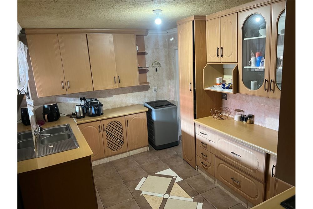 Residential - House - Soshanguve L, Gauteng - South Africa - 19 - 1031414015-772