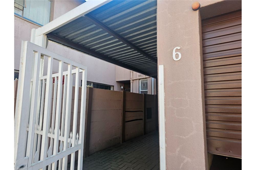 Residential - Rivitalo - Brackenhurst, Gauteng - South Africa - 28 - 1031421052-256