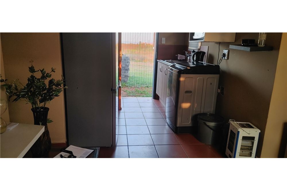 Residential - بيت مستقل - Protea Glen, Gauteng - South Africa - 6 - 1031421124-68