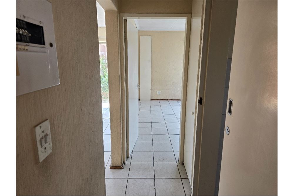 Gyvenamasis - Butas - Alberton North, Gauteng - South Africa - 14 - 1031421002-264