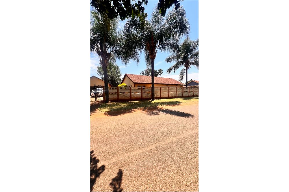 Residential - House - Dorandia, Gauteng - South Africa - 2 - 1031414112-24