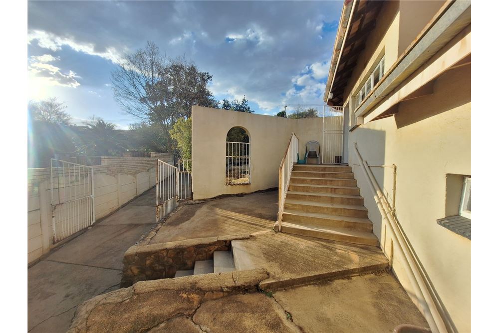 Residential - Αυτόνομη κατοικία - Kibler Park, Gauteng - South Africa - 13 - 1031421159-37