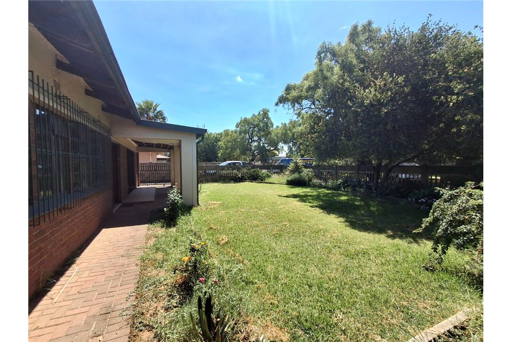 Residential - House - Vanderbijlpark SE, Gauteng - South Africa - 15 - 1031010005-15