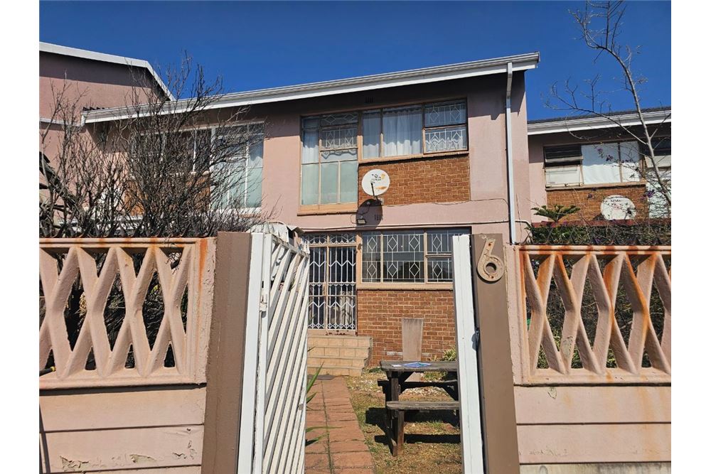 Residential - Rivitalo - Brackenhurst, Gauteng - South Africa - 2 - 1031421052-256