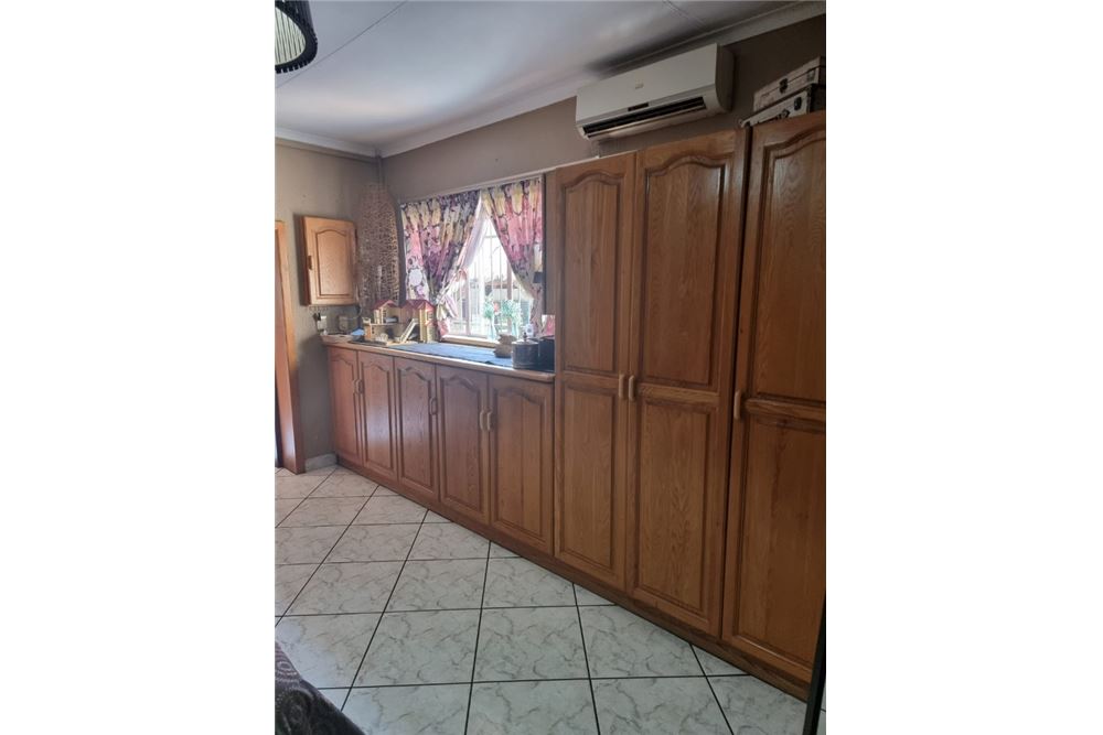 Woningbouw - Haus - Vanderbijlpark SW 5, Gauteng - South Africa - 20 - 1031010017-88