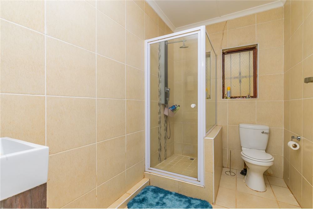 Residential - House - Glen Anil, KwaZulu Natal - South Africa - 17 - 1031465055-123