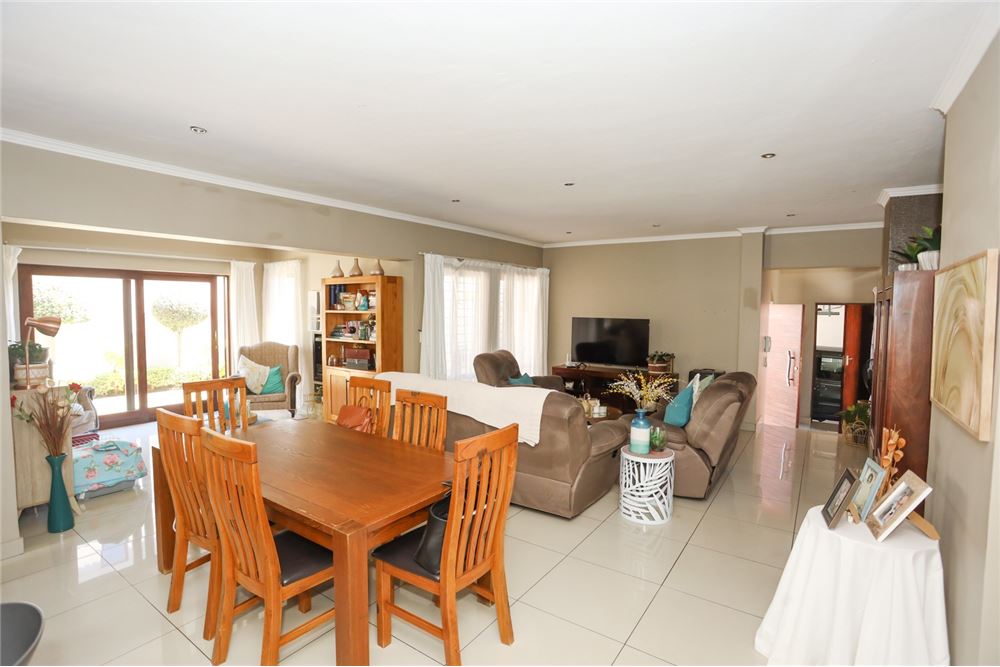 Residential - Отдельно стоящий дом - Thatchfield Estate, Gauteng - South Africa - 11 - 1031393016-194