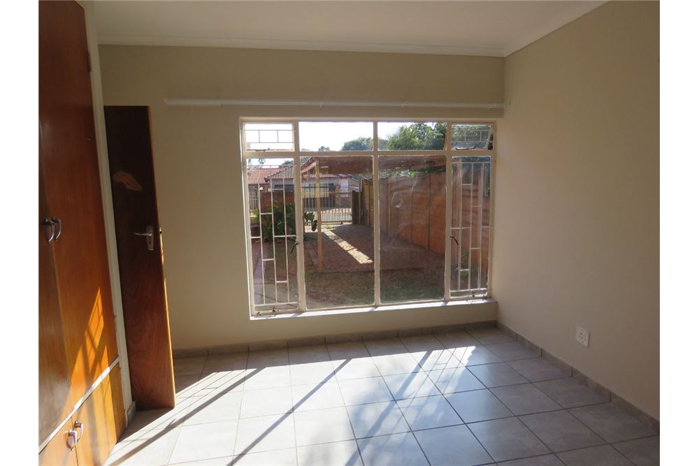 Residencial - Casa - Karenpark, Gauteng - South Africa - 42 - 1031414013-120
