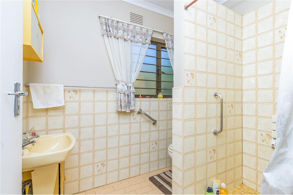 Residential - House - Sunningdale, KwaZulu Natal - South Africa - 29 - 1031465019-75