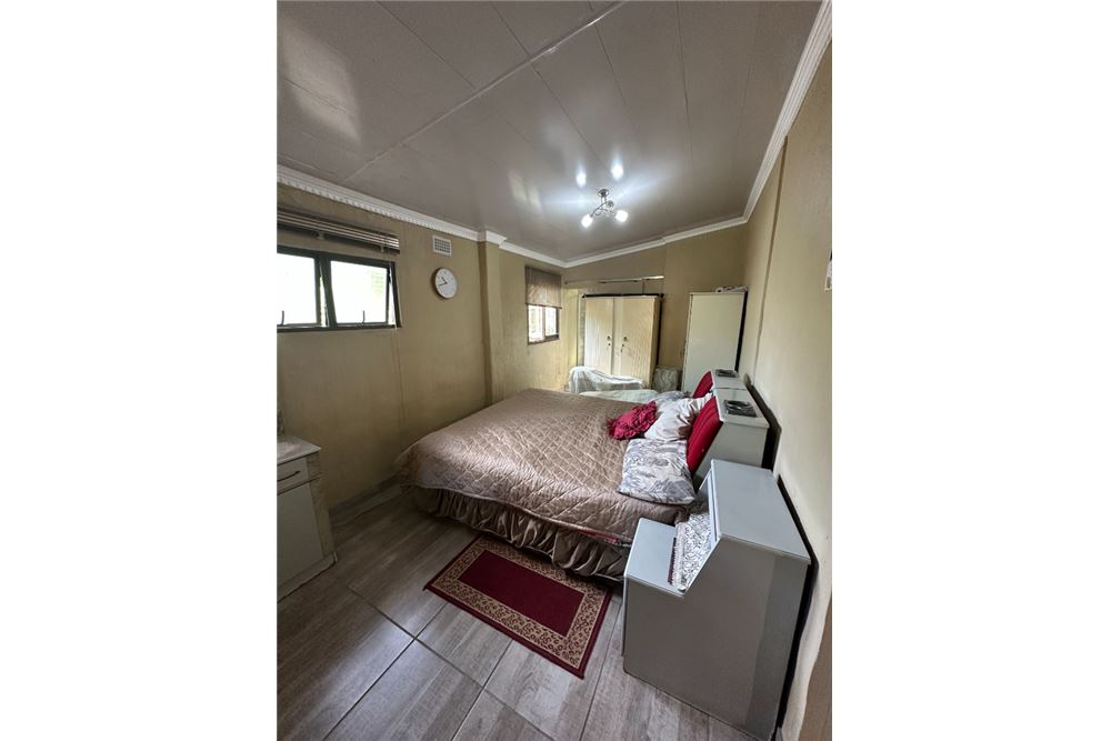 Residential - House - Glen Anil, KwaZulu Natal - South Africa - 25 - 1031465056-202