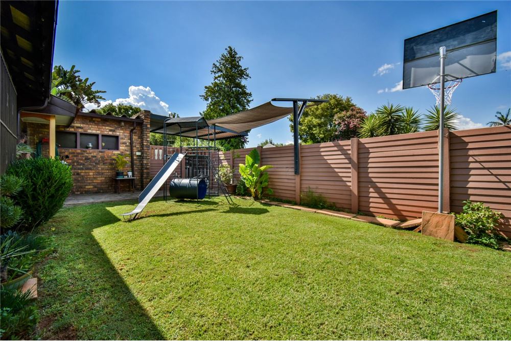 Residential - House - Waverley, Gauteng - South Africa - 39 - 1031414001-147