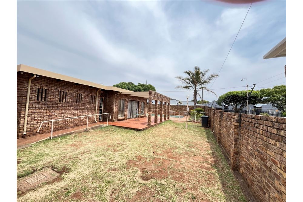 באזור מגורים - דירה - Lyttelton Manor, Gauteng - South Africa - 18 - 1031393029-191