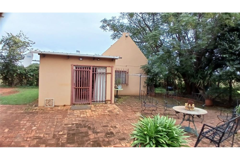 Residencial - Granja - Honingneskrans, Gauteng - South Africa - 7 - 1031414116-89