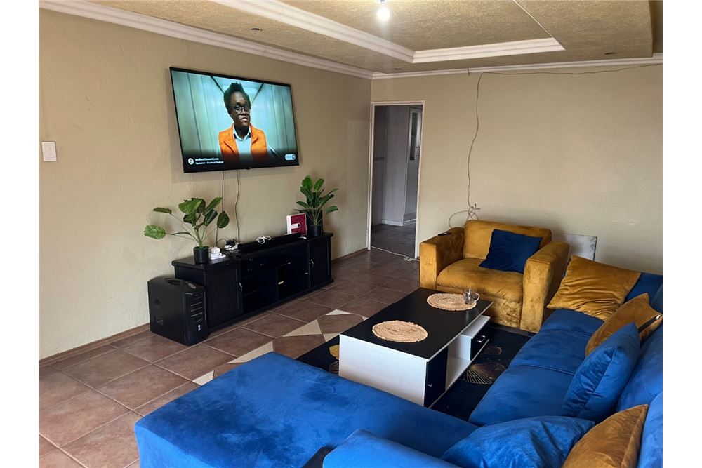 Residential - House - Soshanguve L, Gauteng - South Africa - 4 - 1031414015-772