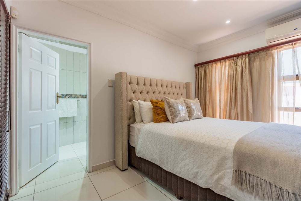 Residential - House - Umhlanga Rocks, KwaZulu Natal - South Africa - 19 - 1031465073-86