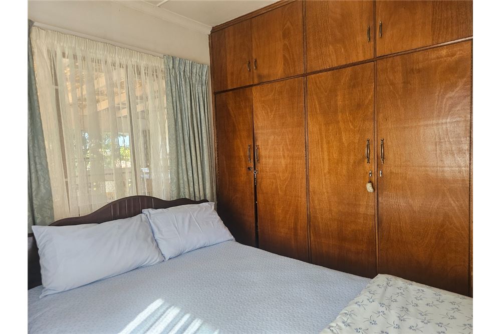 Residential - ਅਲੱਗ ਥਲੱਗ ਬਣਿਆ ਹੋਇਆ ਘਰ - Greenwood Park, KwaZulu Natal - South Africa - 12 - 1031465025-211