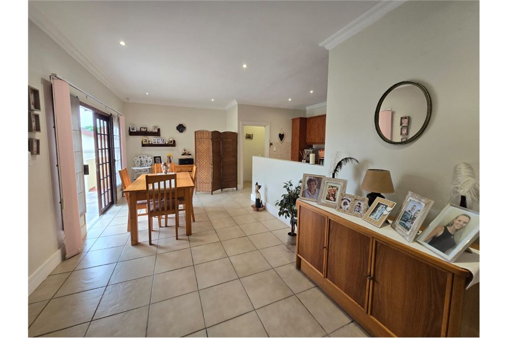 Residential - Townhouse - Durban North, KwaZulu Natal - South Africa - 9 - 1031465047-183