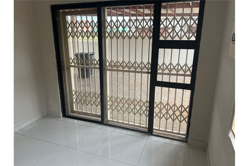 Residential - House - Danville, Gauteng - South Africa - 13 - 1031414015-774